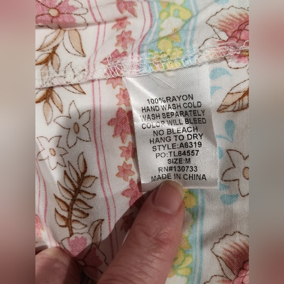 Umgee Romantic Cottage Core Bohemian Floral Ruffle V-Neck Dress. NWT. Size M - Picture 6 of 8